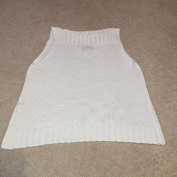 Petite Sophisticate Tops - Petite sophisticate white sleeveless crop sweater